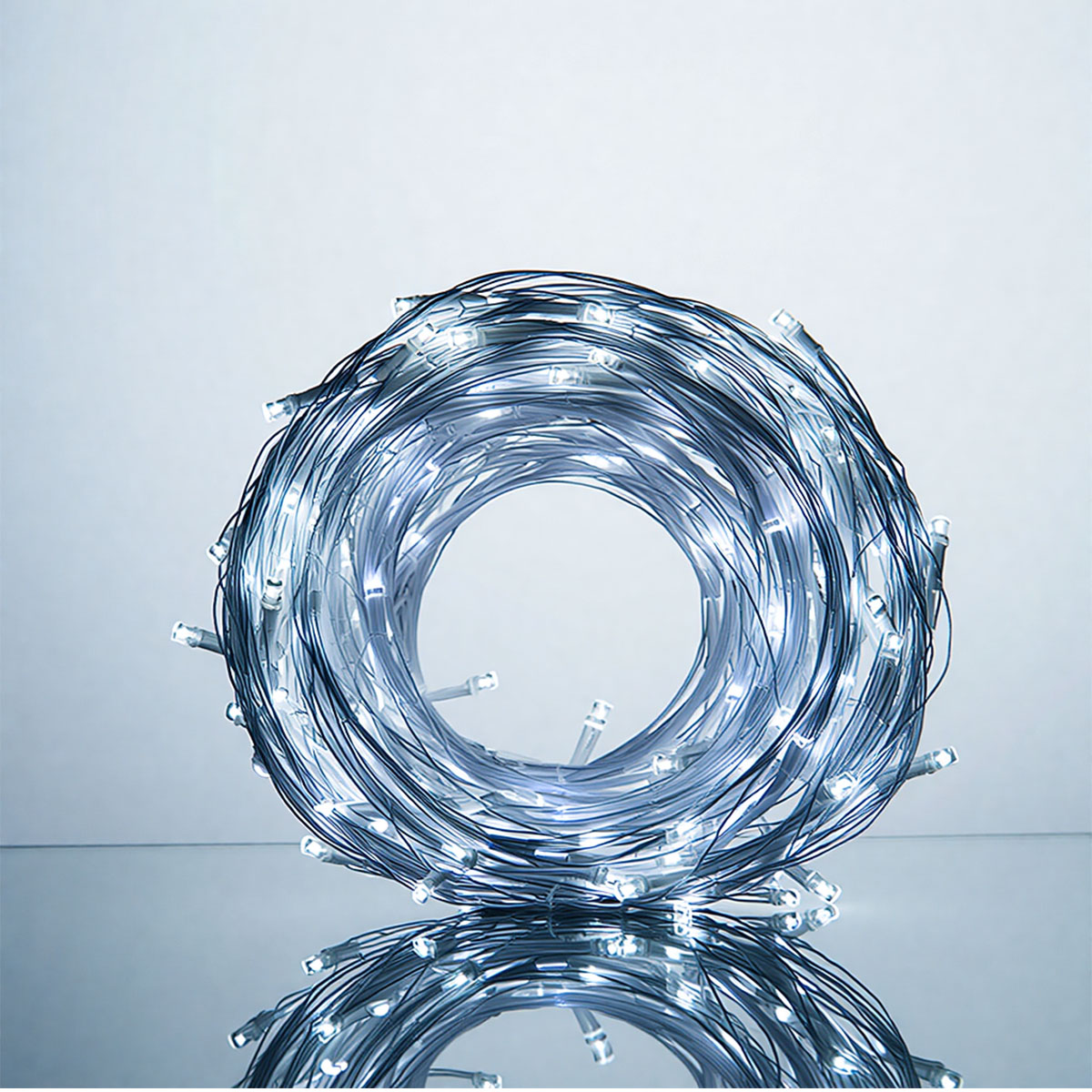 Гирлянда Нить 220 LED 22 м прозрачная, белый Гирлянда Нить 220 LED 22 м прозрачная, белый
